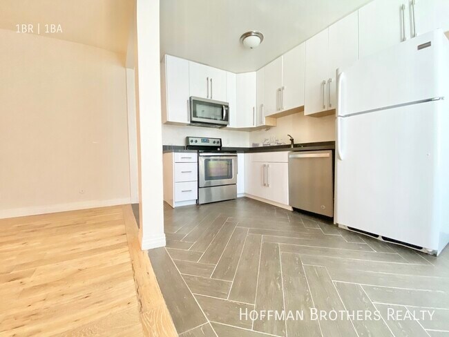 Building Photo - 402 S Berendo St