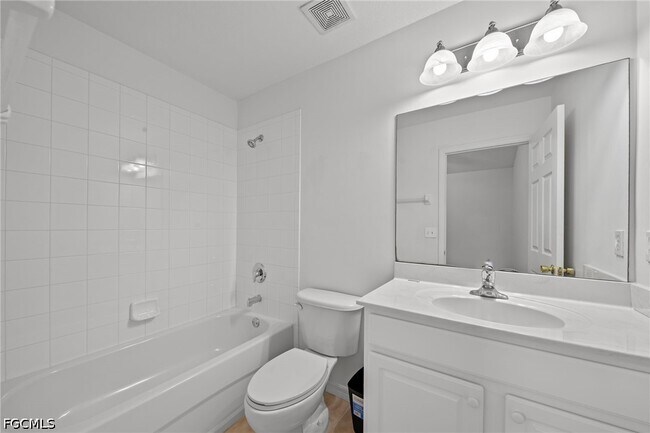 Building Photo - 8273 Pacific Beach Dr