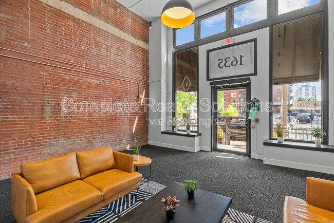 Building Photo - 1635 Washington Ave