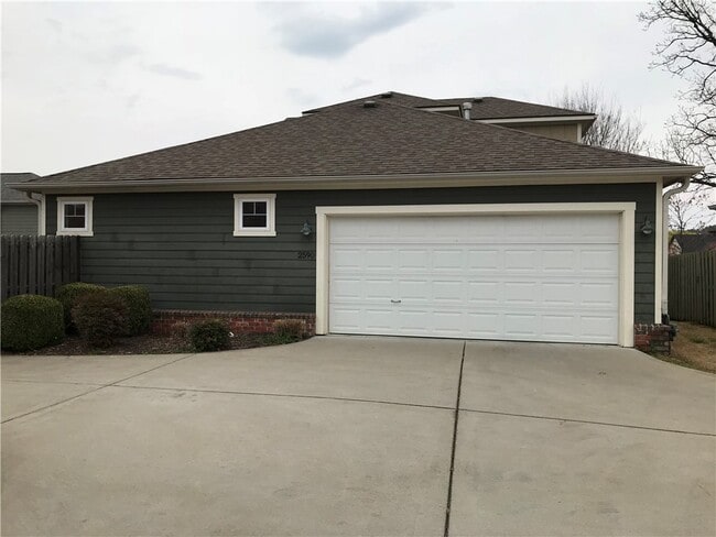 Building Photo - 2590 E Carnation Ct