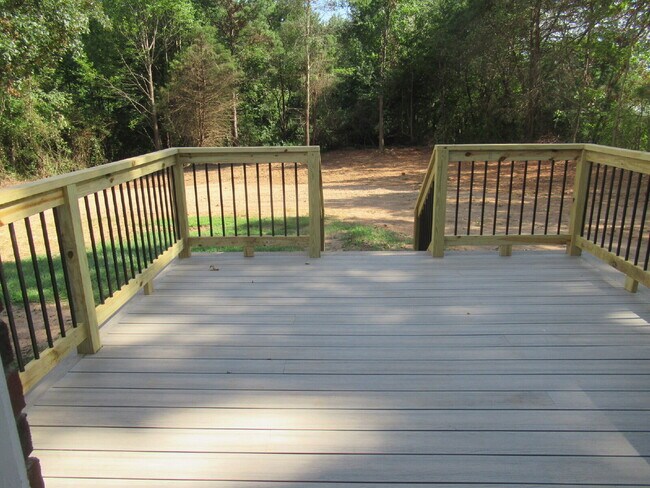 Building Photo - 800 Horseshoe Lake Rd