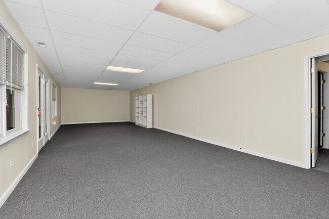 Building Photo - 151 Seagrove Ln