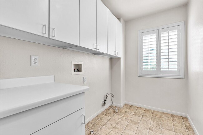 Building Photo - 75 Vallejo Verde St
