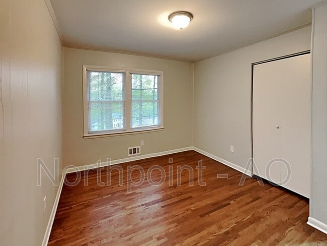 Building Photo - 871 Pineglen Cove