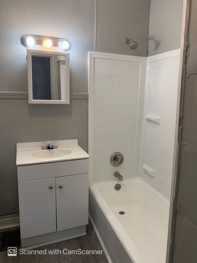 Building Photo - Great 3 bedroom 1 bath house for rent!