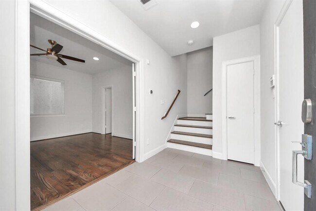Building Photo - 310 Eado Park Cir