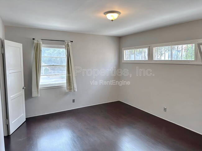 Building Photo - 7941 Blackburn Ave