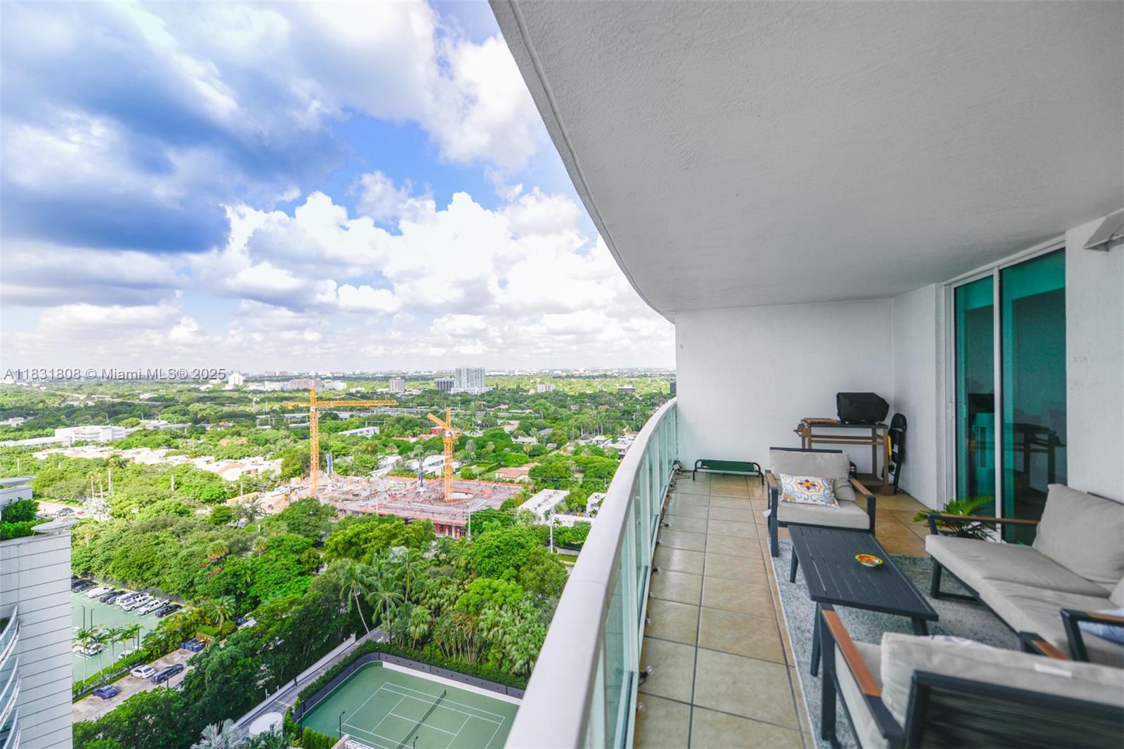 Building Photo - 2101 Brickell Ave