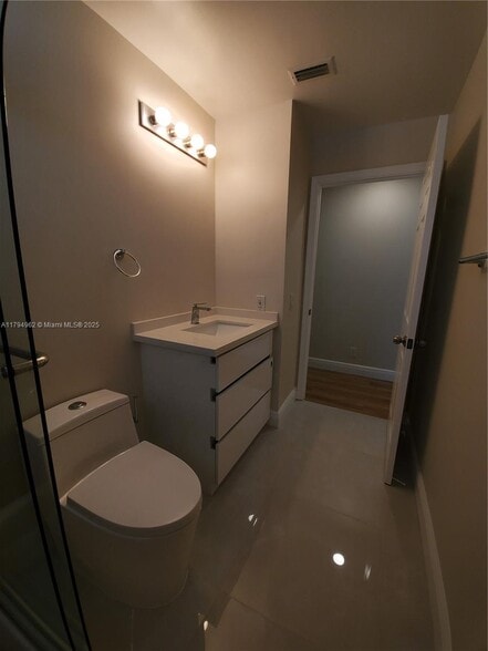 Building Photo - 858 Briar Ridge Rd