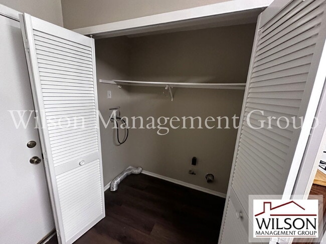 Building Photo - 321 Redwing Way