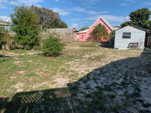 Building Photo - 8424 Elizabeth Ave