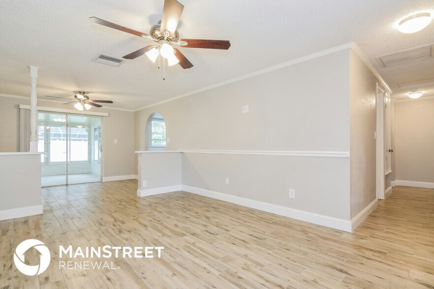 Building Photo - 602 N Highview Ter