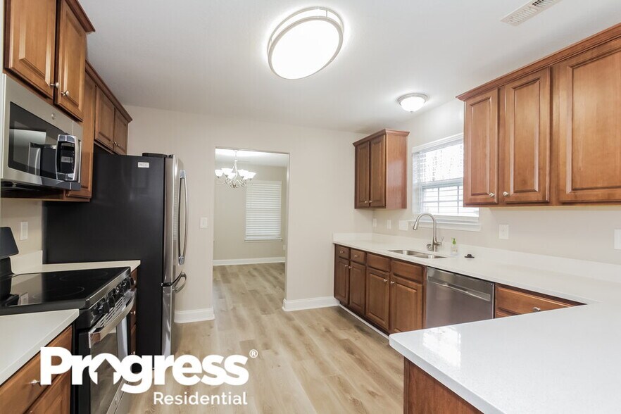 Building Photo - 6240 Silver Chime Way