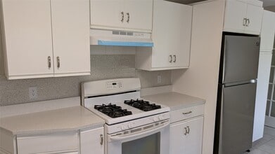 Building Photo - 5303 Evergreen St