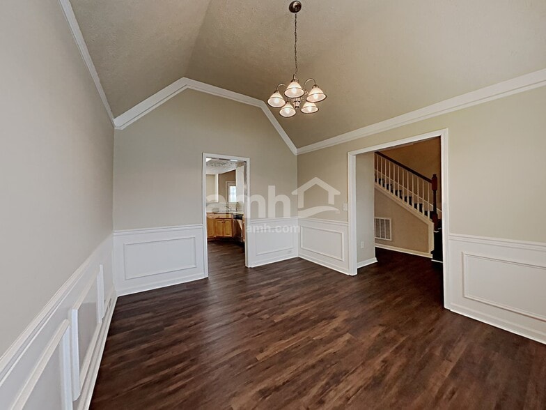 Building Photo - 1411 Carmack Ln