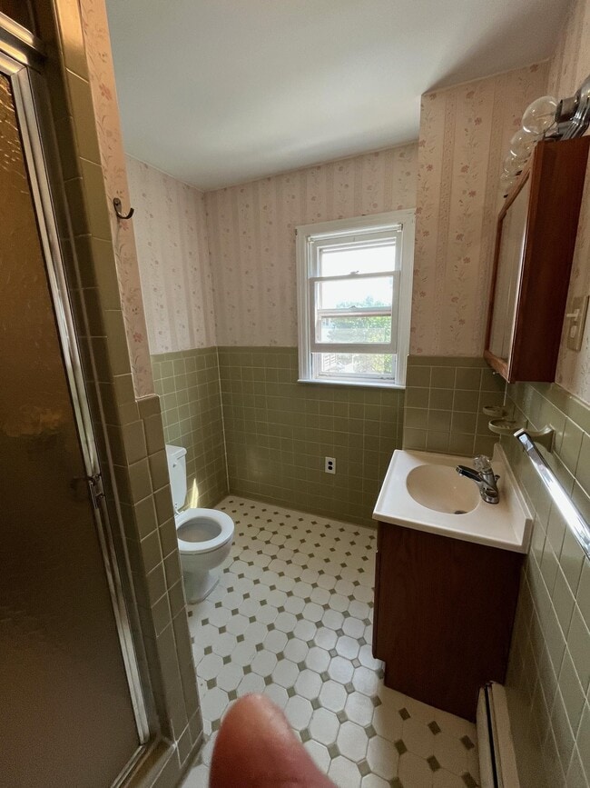 Building Photo - 104 S Conger Ave