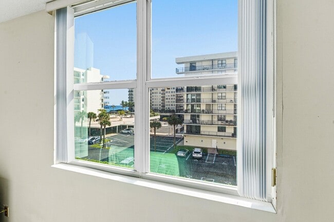 Building Photo - 3450 S Ocean Blvd