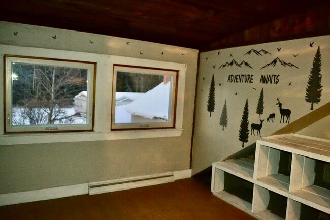 Building Photo - 224 E Main St