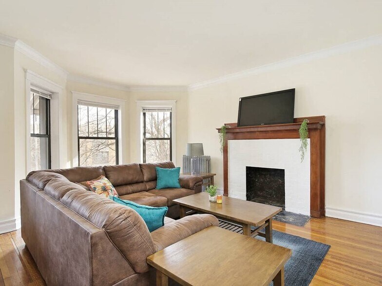 Building Photo - 5124 S University Ave