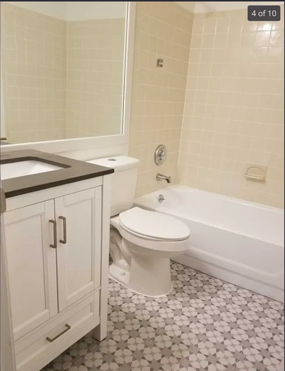 Building Photo - 2 Markham Cir