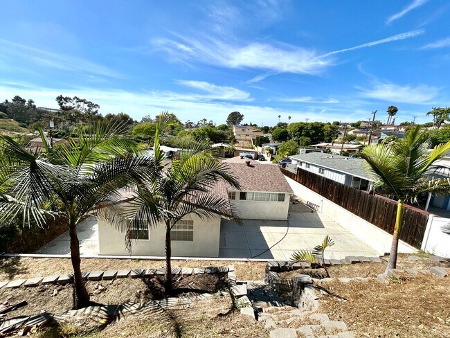 Building Photo - Beautifully remodeled 3 Bed, 2 Bath in the highly desirable neighborhood of Clairemont!!