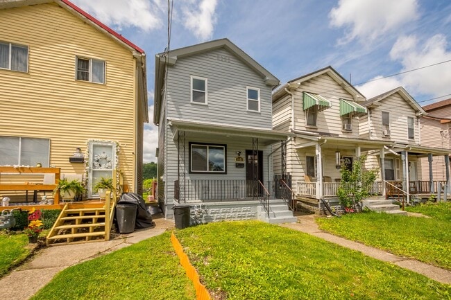 Building Photo - Stunning 2 bedroom home in Ambridge availa...