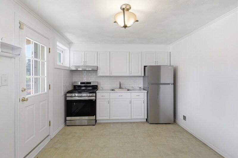 Building Photo - 627 Lucia Ave