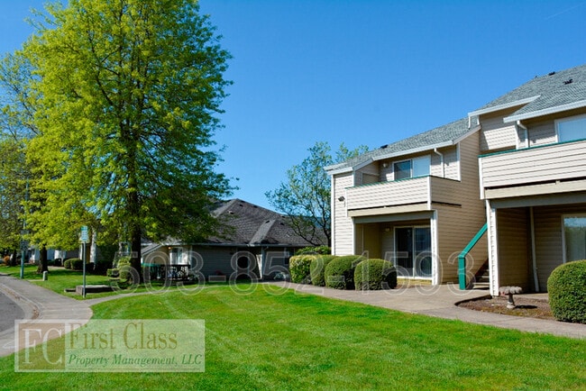 Building Photo - MAXWELL MANOR