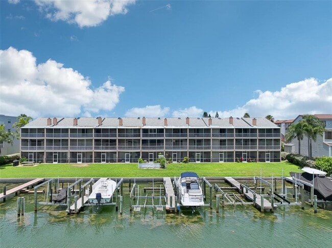 Building Photo - 637 Pinellas Bayway