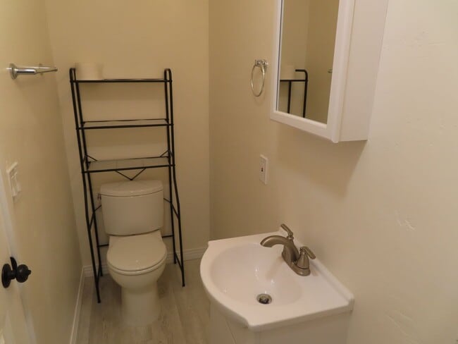 Building Photo - Renovated Studio Apartment in La Mesa