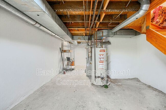 Building Photo - 724 S Hanover St