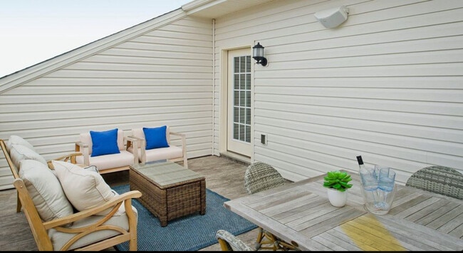 Building Photo - 7197 McHenry Pl