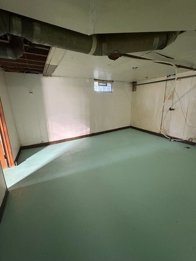 Building Photo - 3 Bedroom/1 Bath Home in Dayton