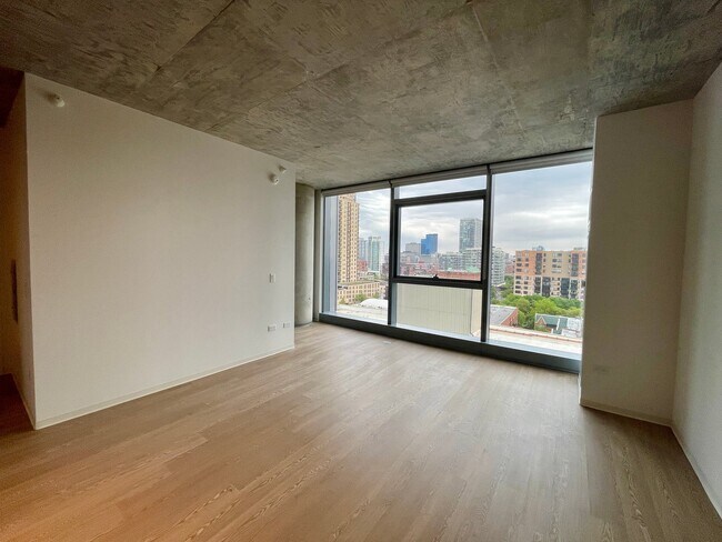 Building Photo - 1222 S Prairie Ave