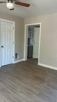 Building Photo - 606 W North St