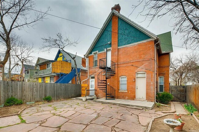 Building Photo - 156 S Lincoln St