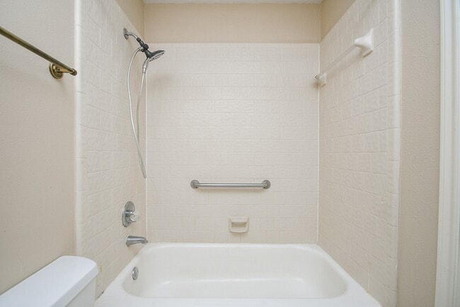 Building Photo - 8562 Laurel Trails Dr
