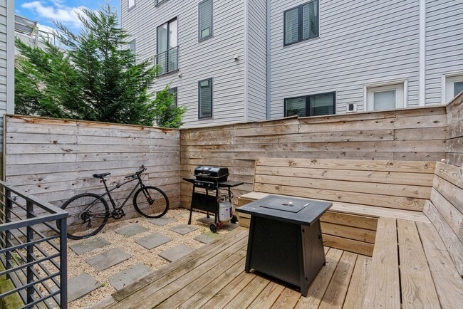 Building Photo - 1838 Frankford Ave