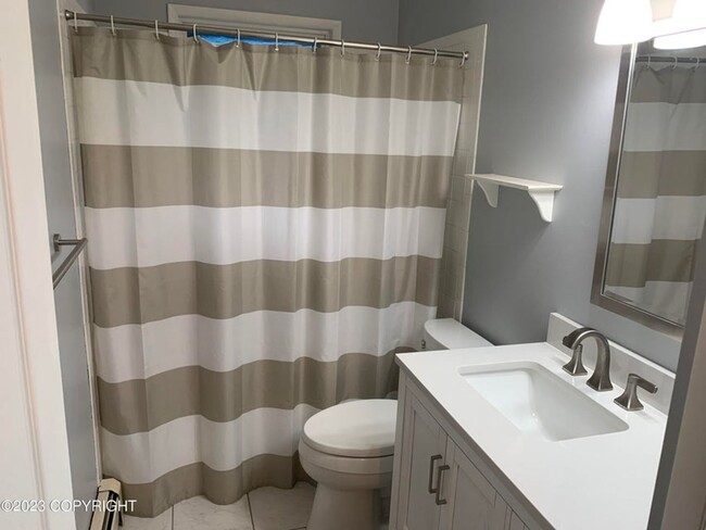 Building Photo - 4 Bed / 2 Bed House in UMED Area