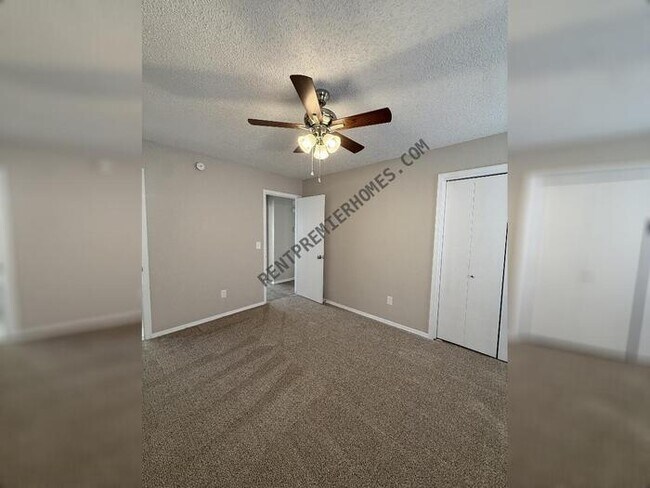 Building Photo - 1720 SE 7th St