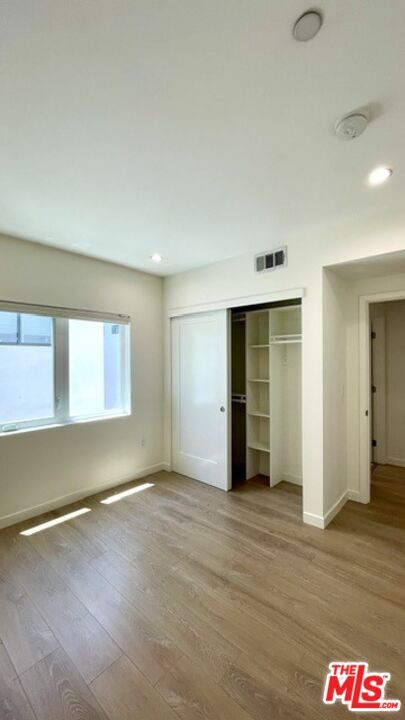 Building Photo - 5222 Satsuma Ave