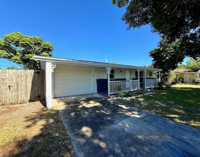 Building Photo - 1455 NE Silver Maple Way