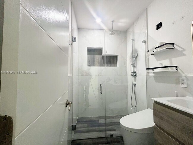 Building Photo - 16082 NE 9th Ct