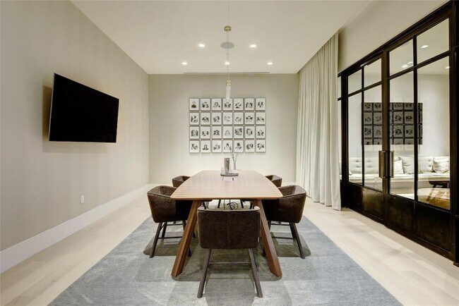 Building Photo - 501 West Ave