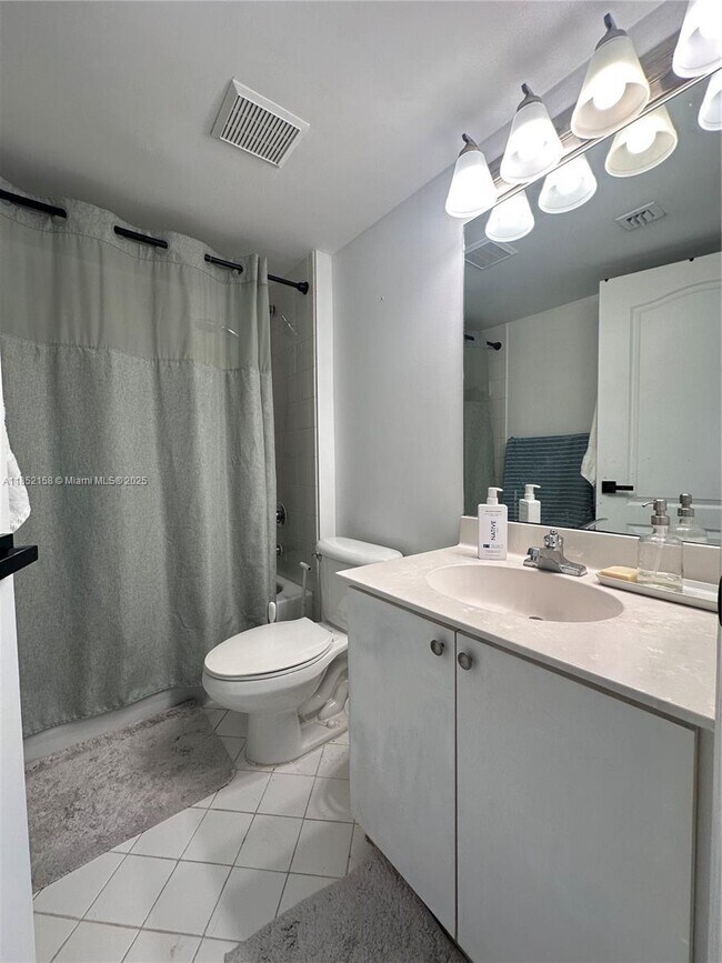 Building Photo - 2 bedroom in Pembroke Pines FL 33024