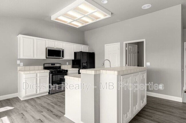 Building Photo - 970 Teresa Pl