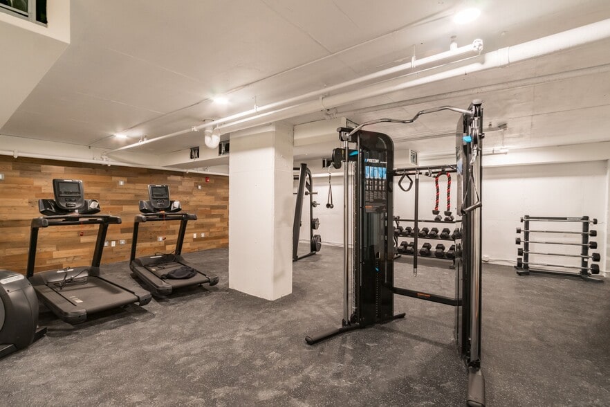 Building Photo - 1102 Germantown Ave