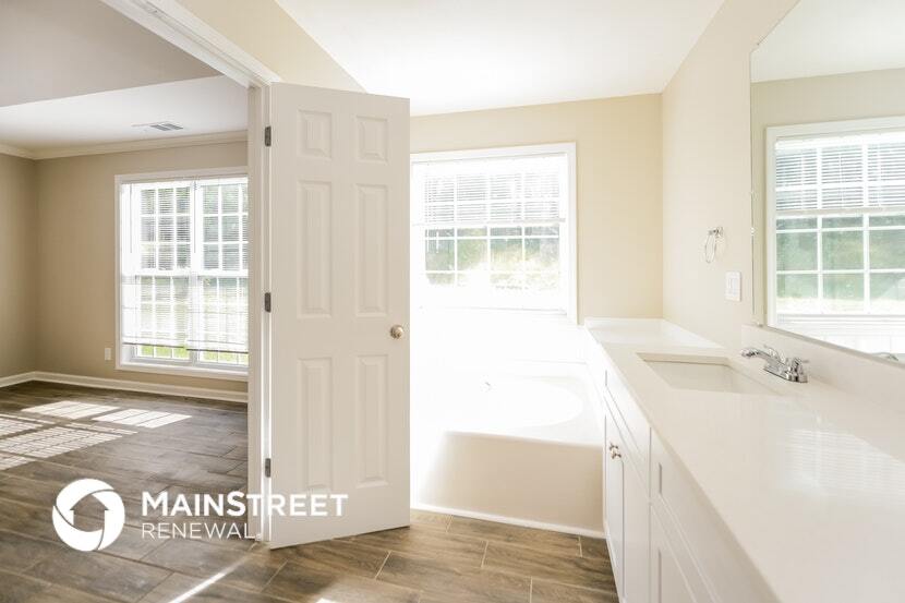 Building Photo - 1604 Madison Dr