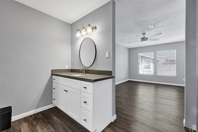 Building Photo - 12111 Lemon Ridge Ln