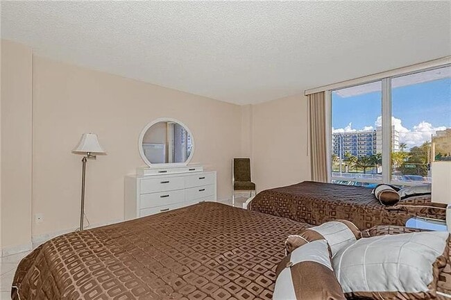 Building Photo - 1600 S Ocean Dr